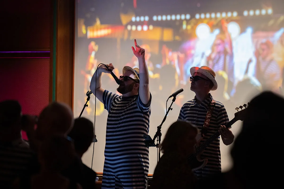 Badegjestene på eventscene